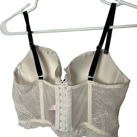 Victoria Secret corset bra,top,lace,mesh,fray,feminine,sexy,
36C NWT - Picture 5 of 17